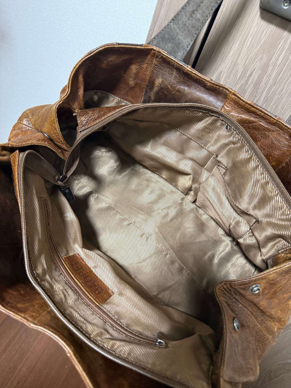 브라운 포 레더 디테일 숄더백 상품이미지3