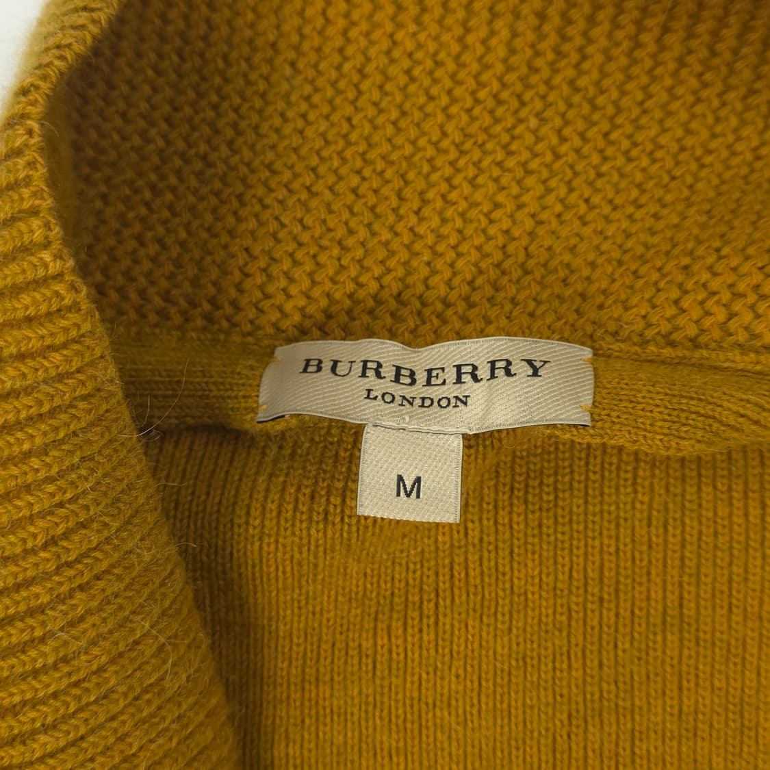 버버리 실크혼방 숄카라 니트가디건 머스타드 (M) 상품이미지3