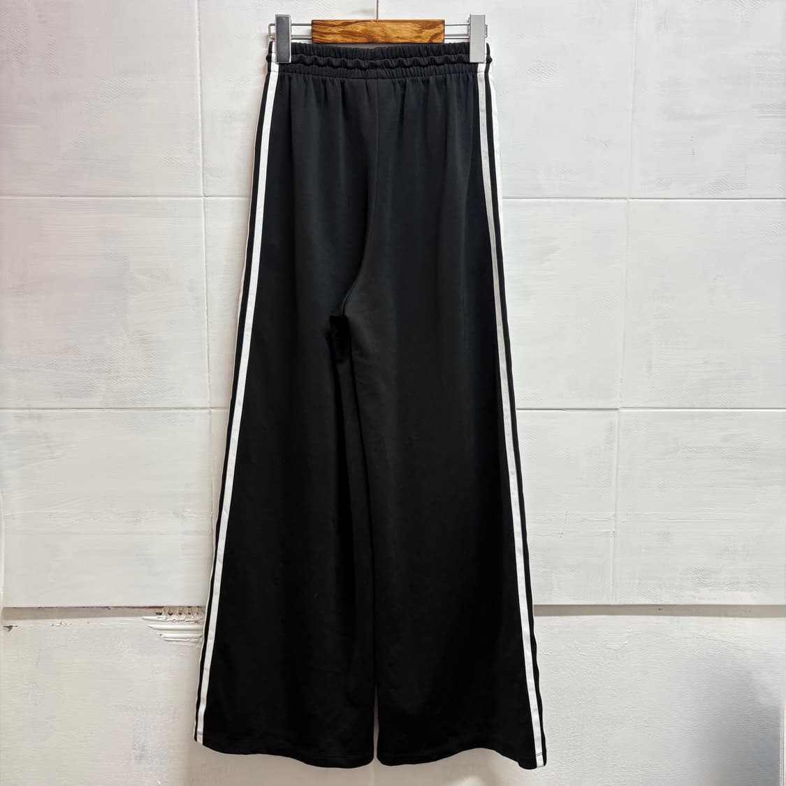 adidas RELAXED PANT 트레이닝 와이드 팬츠  상품이미지3