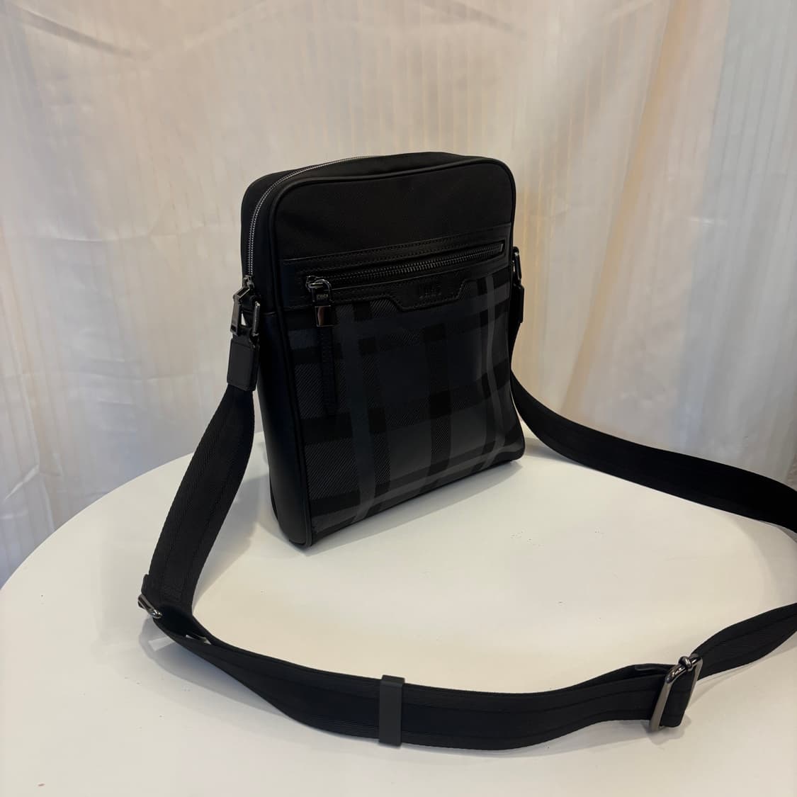 정품 닥스 체크 크로스백     상품이미지3