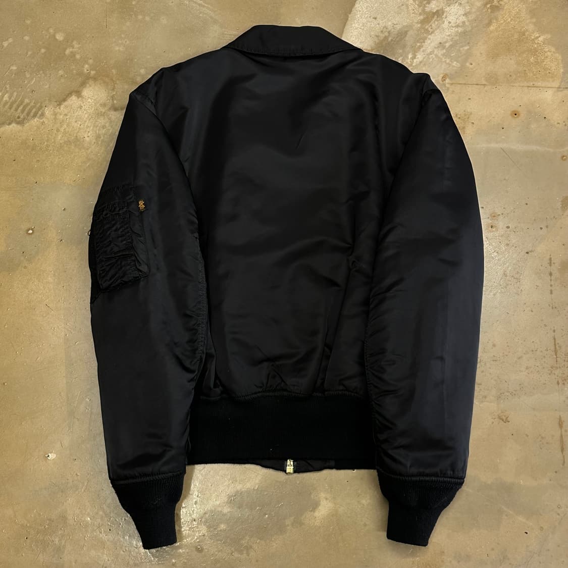 S 알파인더스트리 MA-1 크롭 블랙 항공점퍼  상품이미지3