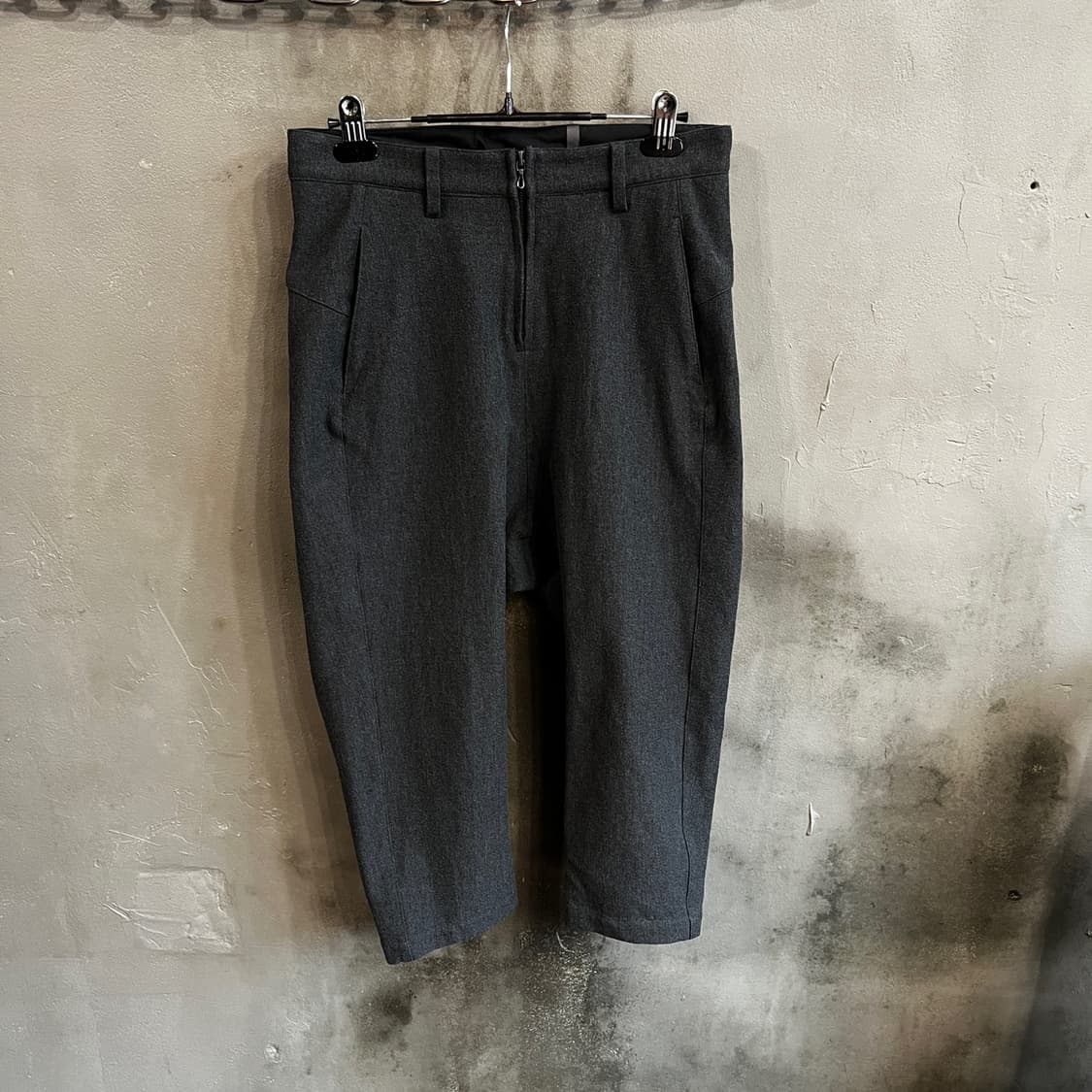 어태치먼트 실크 혼방 크롭 사루엘 팬츠 상품이미지3
