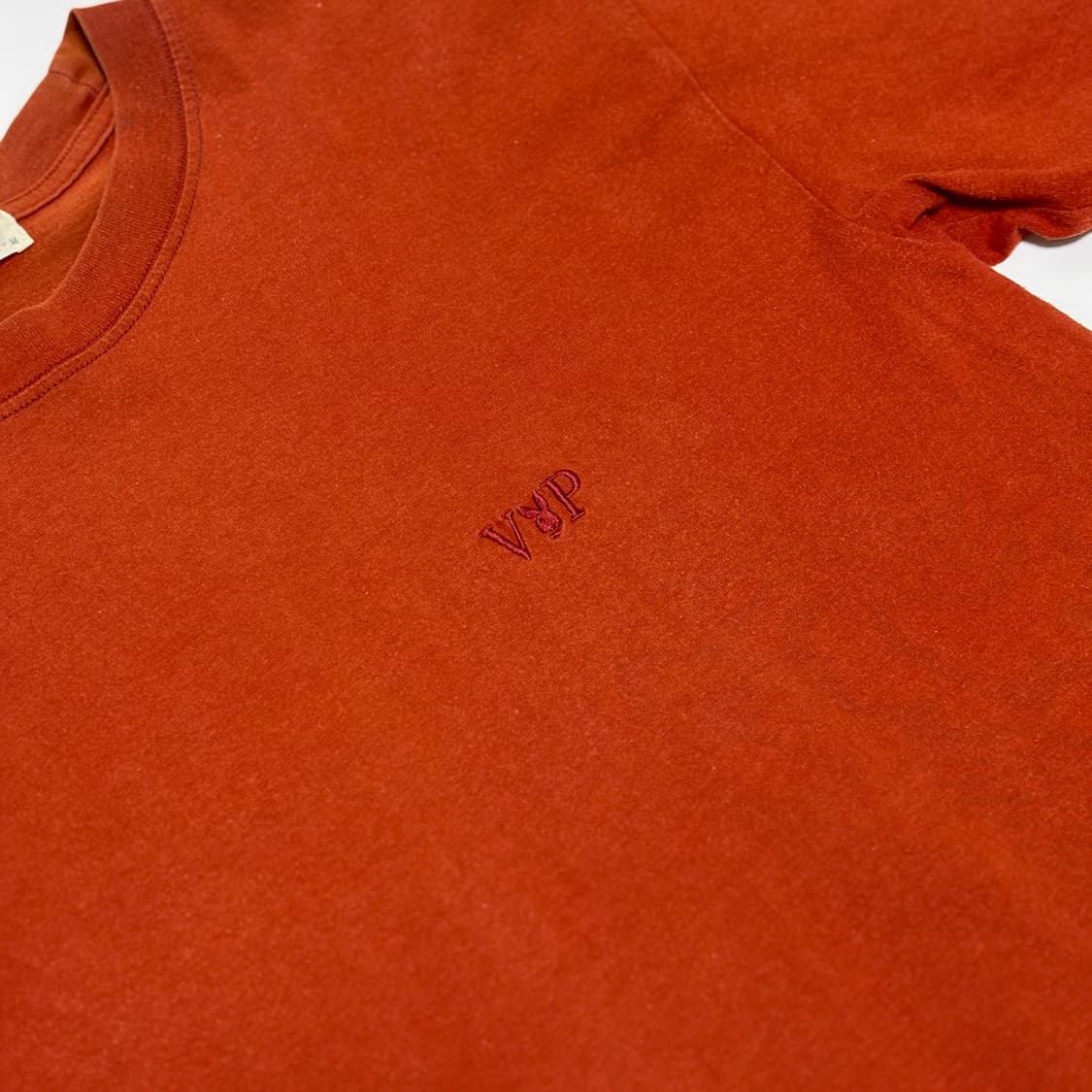 플레이보이(PLAYBOY) V.Y.P 로고 엠브로이드 티셔츠 상품이미지3