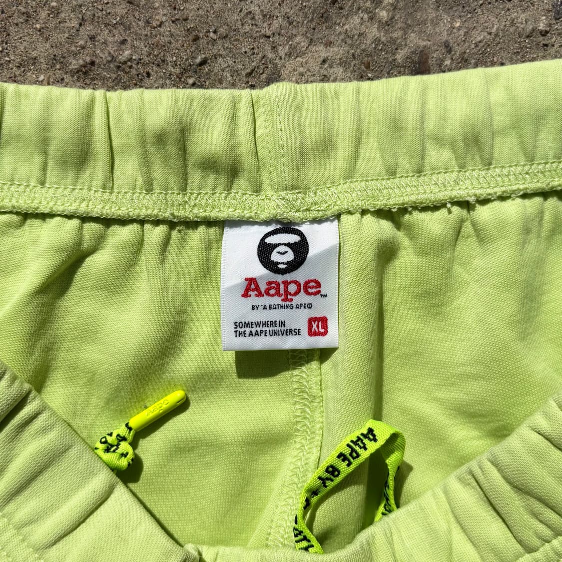 (XL) Aape Now 로고 형광 카모 스웻 숏팬츠 상품이미지4