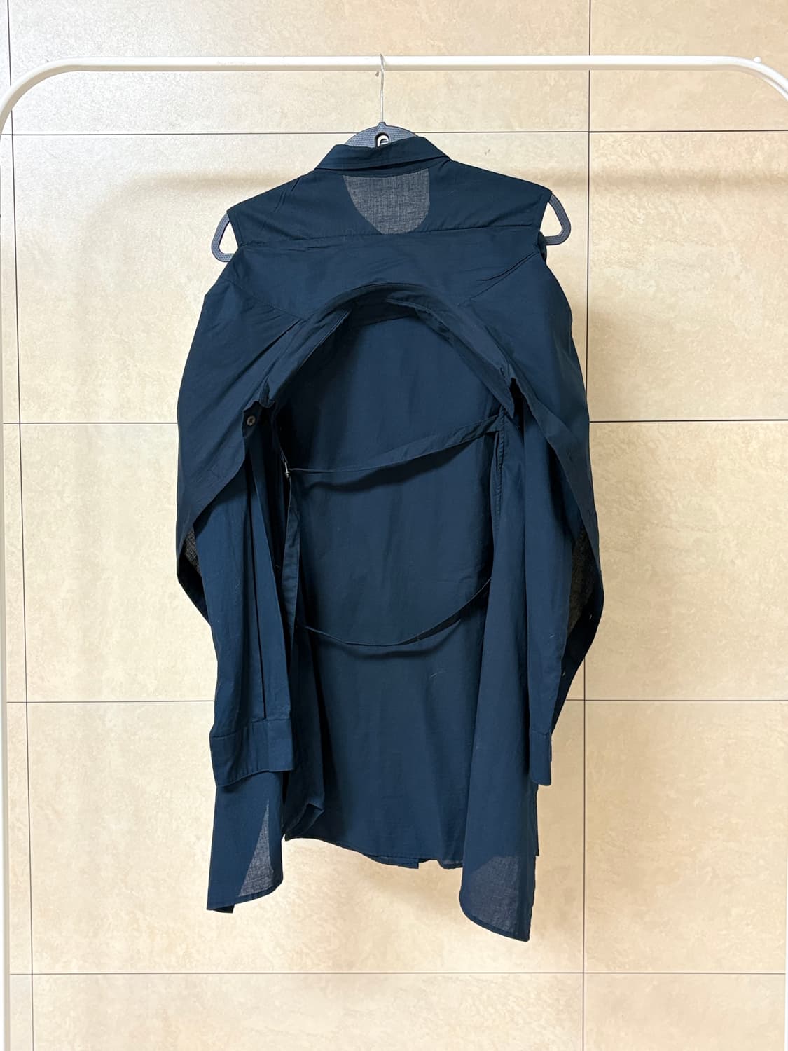 앤드뮐미스터 07fw 더블 레이어 백 스트랩 셔츠 상품이미지5