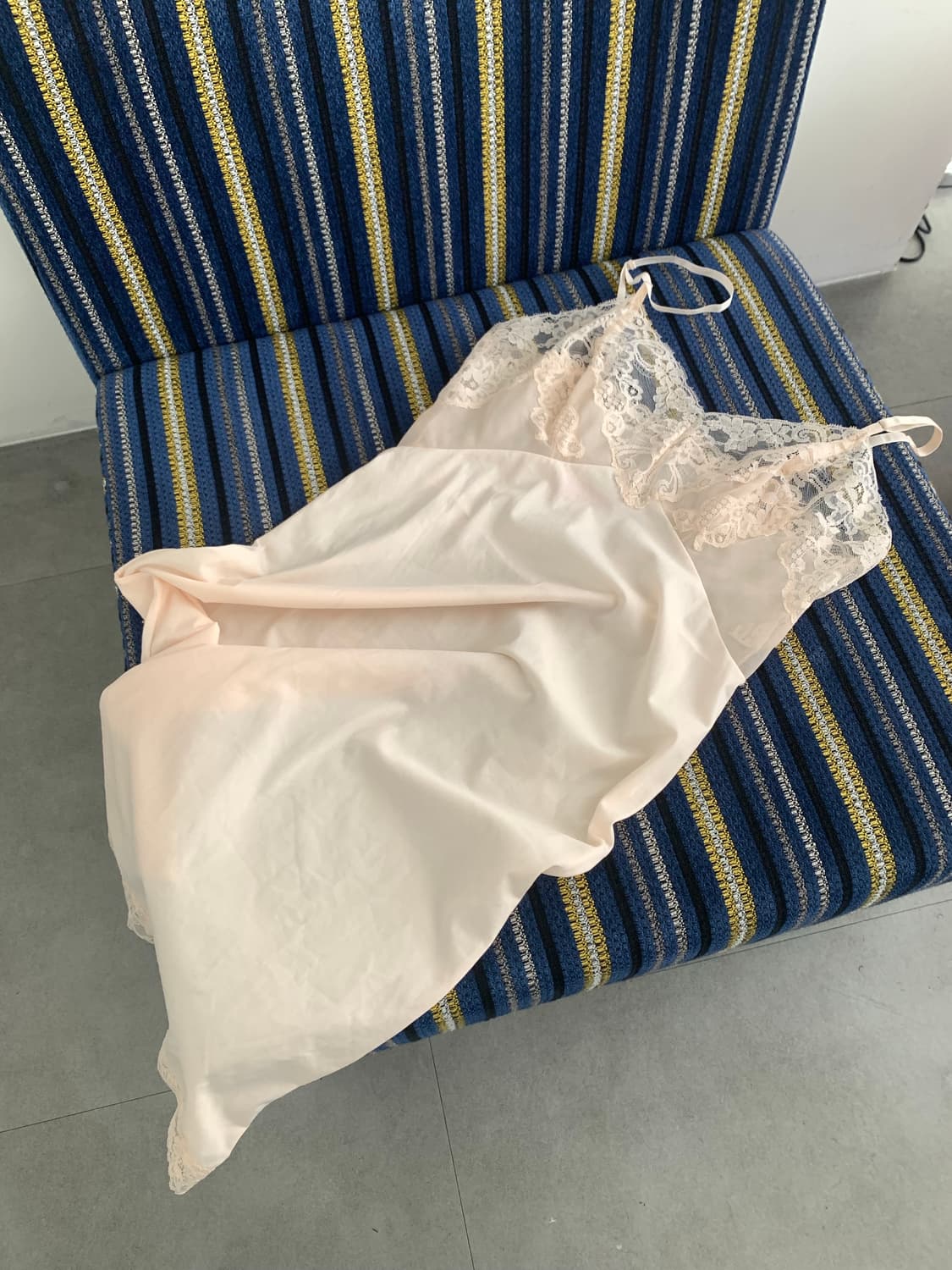 light peach slip dress 상품이미지1