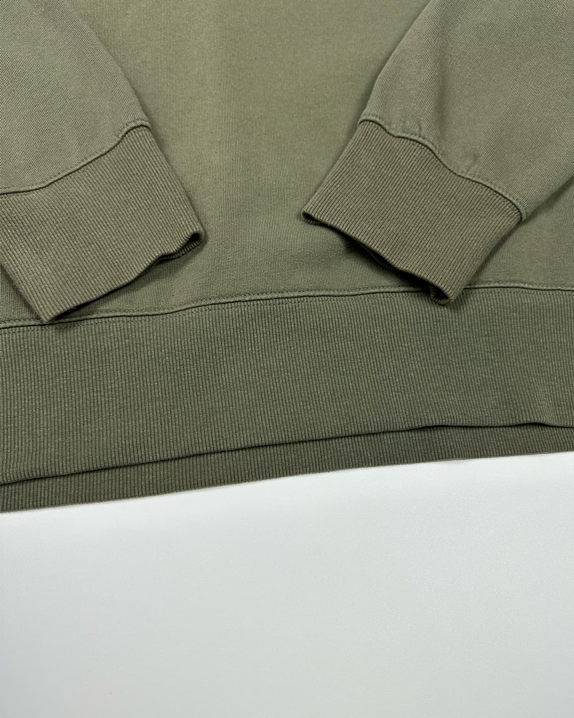 뉴발란스 기모 맨투맨 카키 상품이미지3