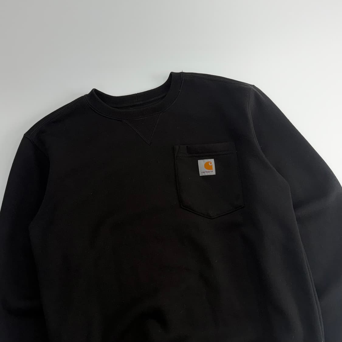 Carhartt 칼하트 포켓 블랙 맨투맨  상품이미지4