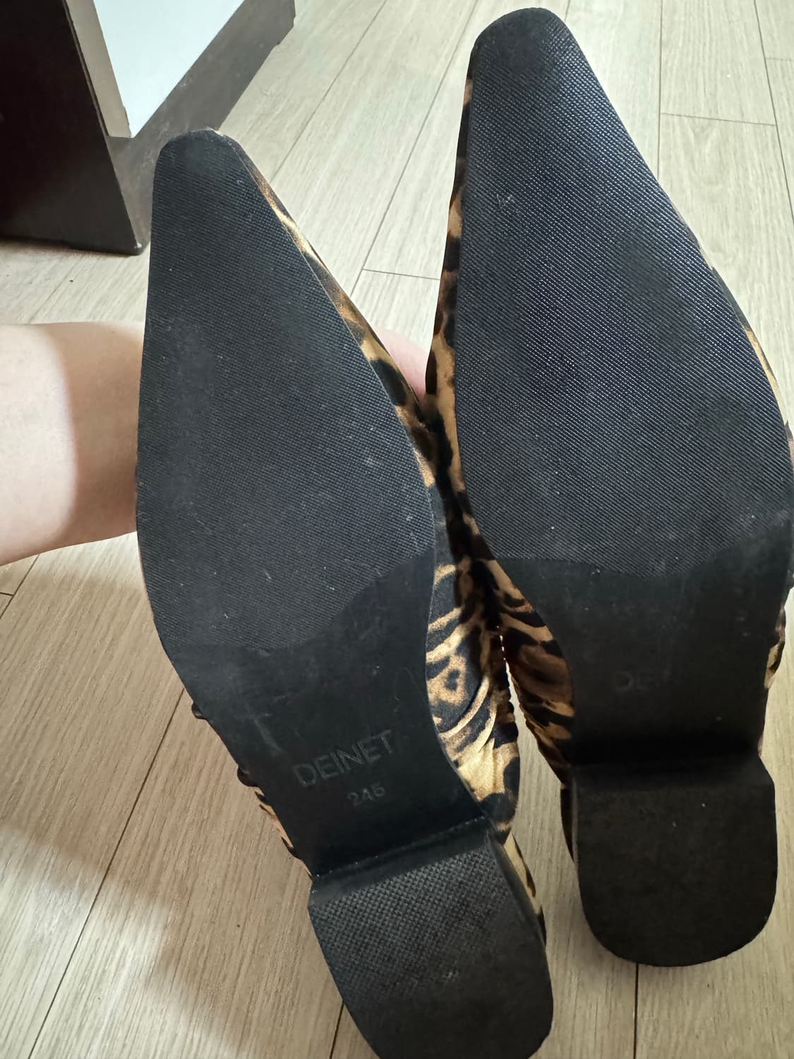 1회 착) 다이닛 레오파드 셔링 스틸레토 뮬 브라운 245 상품이미지3