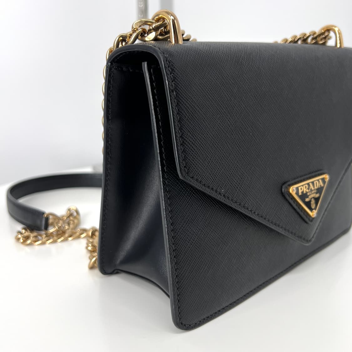 프라다 엔벨롭 사피아노 체인 숄더백 & 크로스백 블랙 (1BD200) 상품이미지8