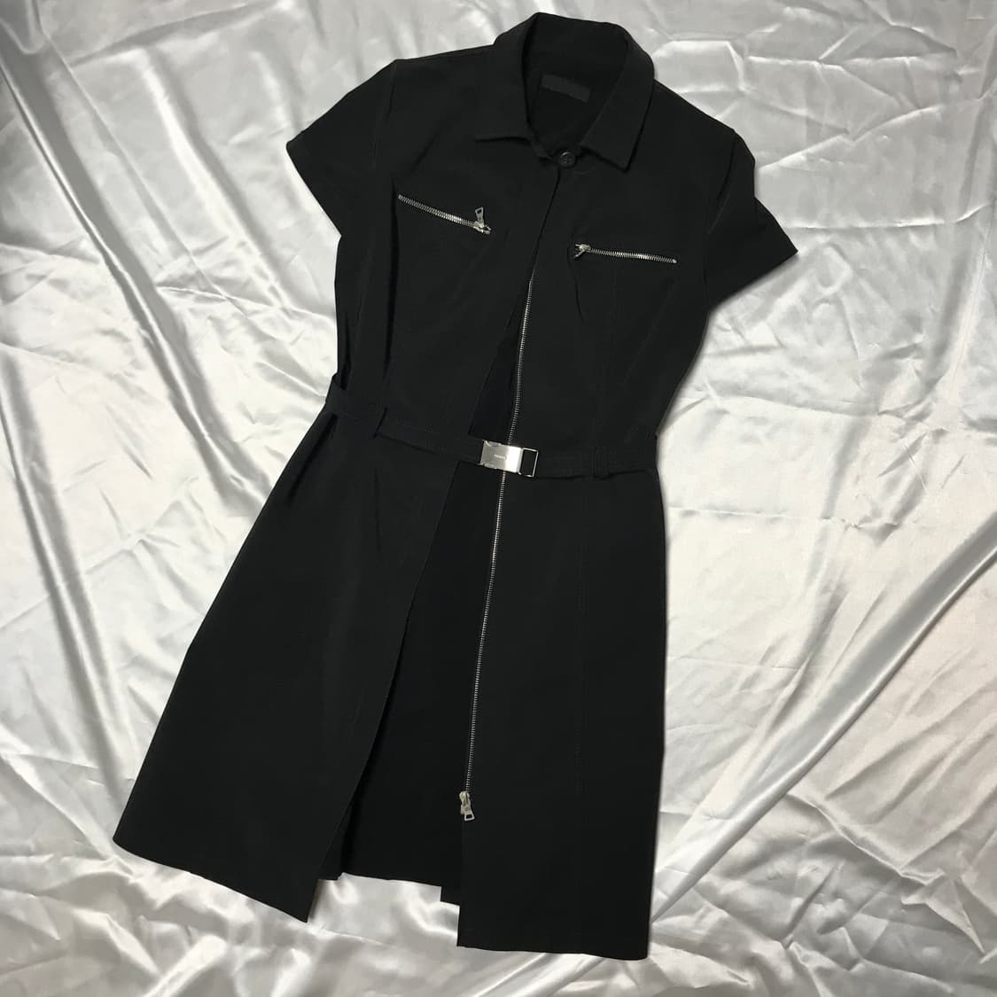 프라다 나일론 벨트 로고 원피스 상품이미지4