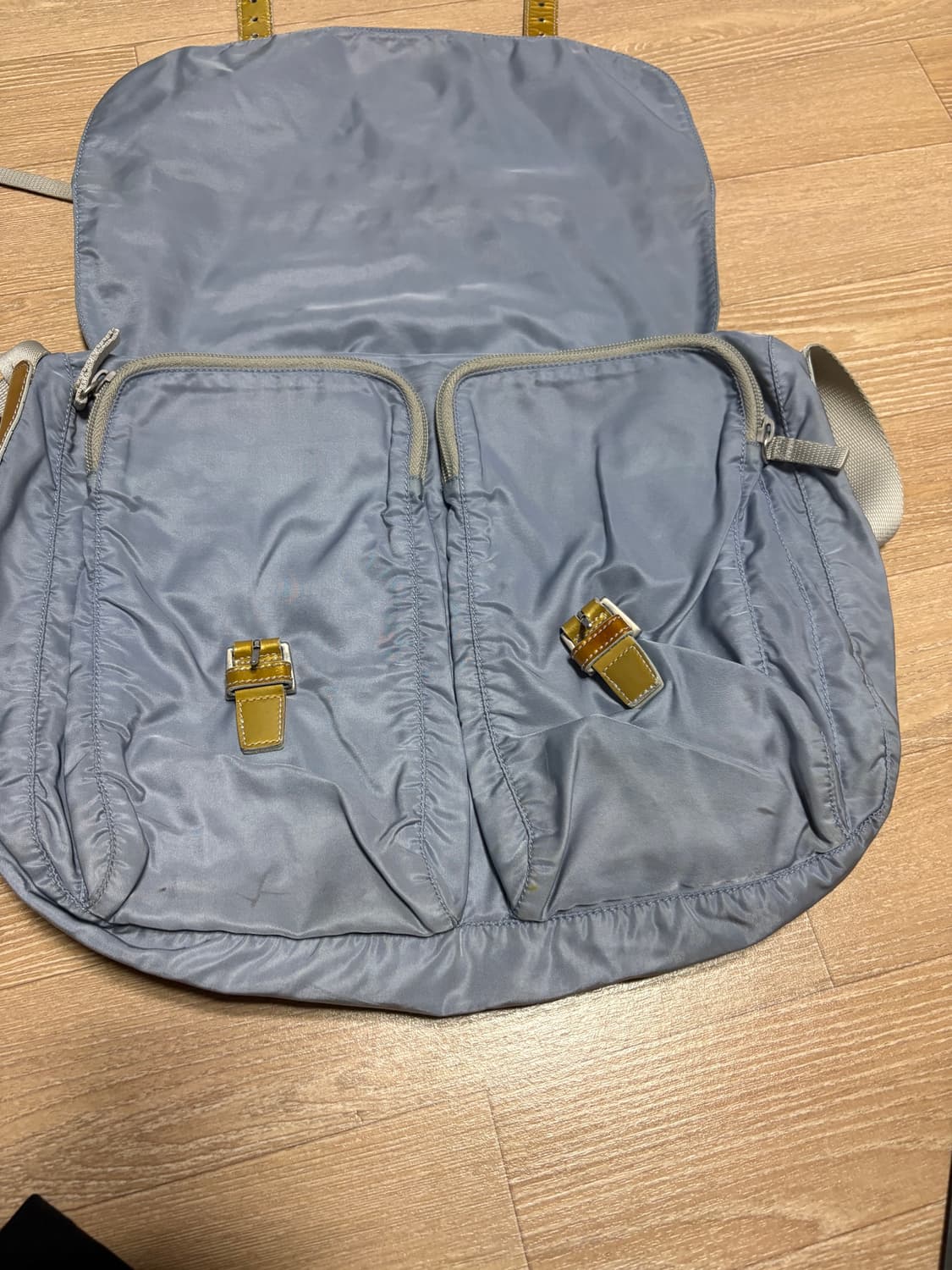 프라다 메신저백 블루그레이 상품이미지2