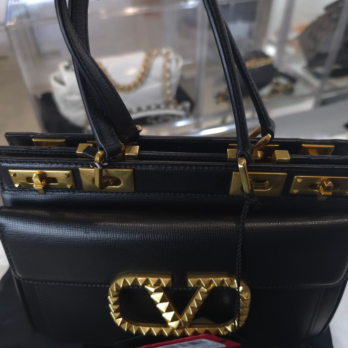 [중고/정품] 발렌티노 카프스킨 알코브 락스터드백 미디엄 상품이미지6