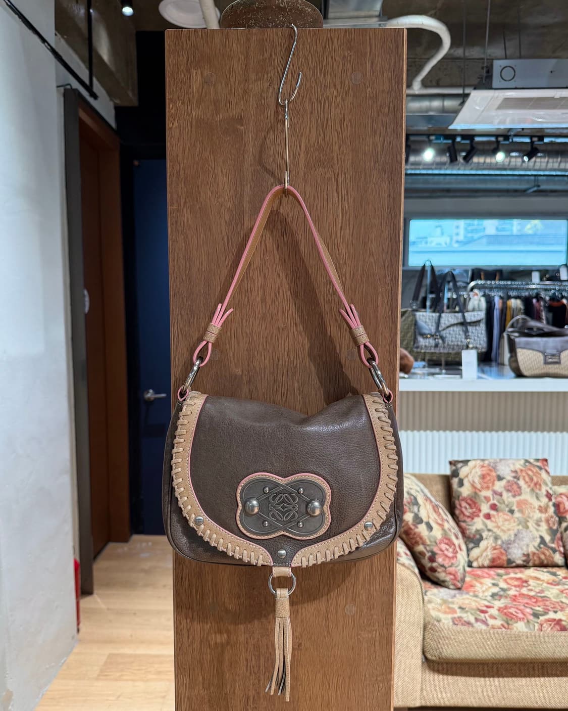 로에베 브라운 플라멩코 숄더백  상품이미지1