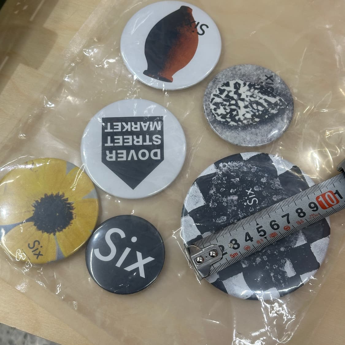 [OS] 도버스트릿마켓 10주년 기념 한정 캔뱃지 세트,꼼데가르송 식스 상품이미지4