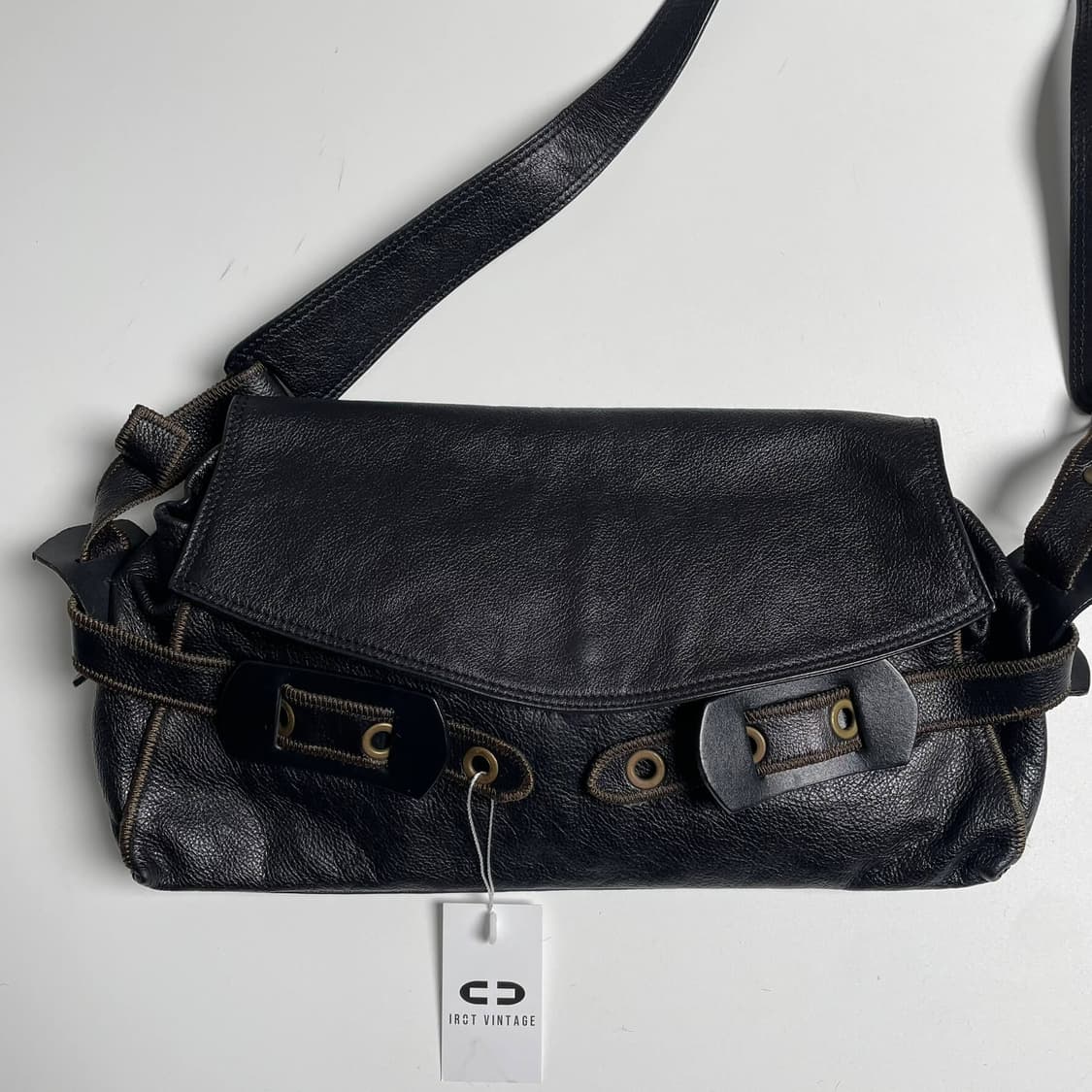 Nicoli 아일렛 스트랩 레더 백 상품이미지2