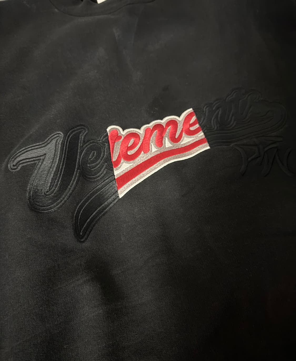 [M] 베트멍 18FW 패치워크 자수 모크넥 맨투맨 (뎀나 아카이브) 상품이미지2