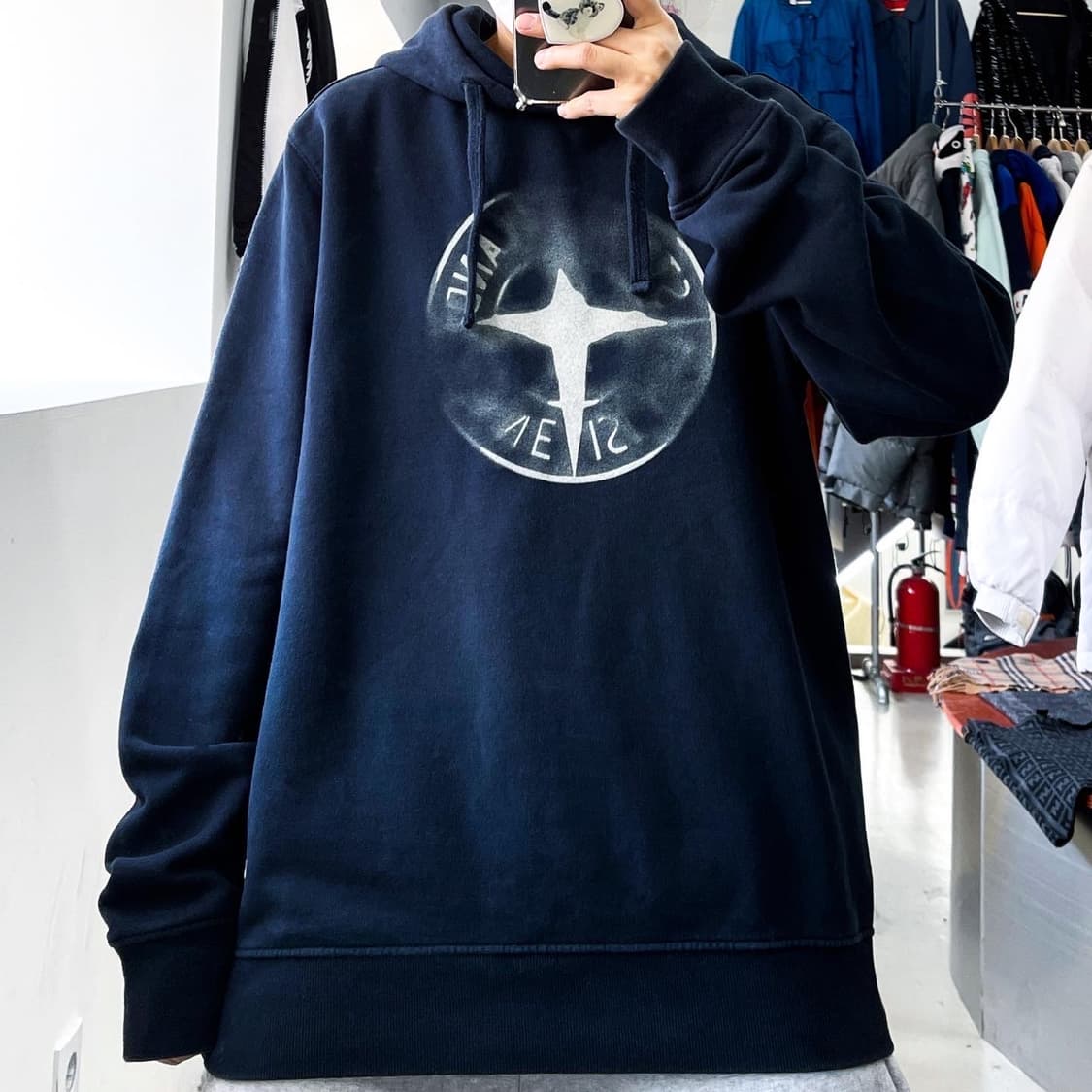 스톤 아일랜드 19F/W 브러쉬 벨벳 컴파스 로고후드티 상품이미지1