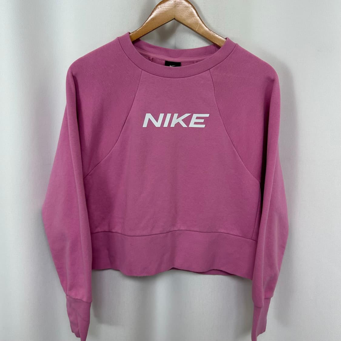 나이키 여자 크롭 맨투맨 티셔츠 M 상품이미지1