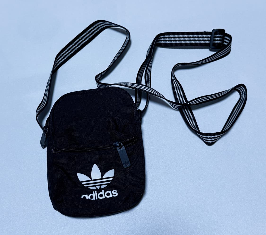 아디다스 오리지널 클래식 로고 미니 포켓 크로스 백 가방 블랙 상품이미지6