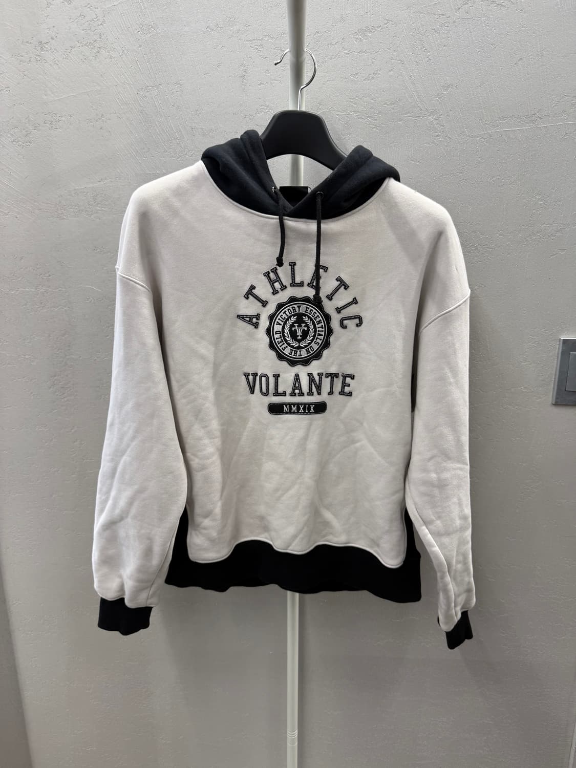 VOLANTE 화이트 블랙 후드티 L 상품이미지2