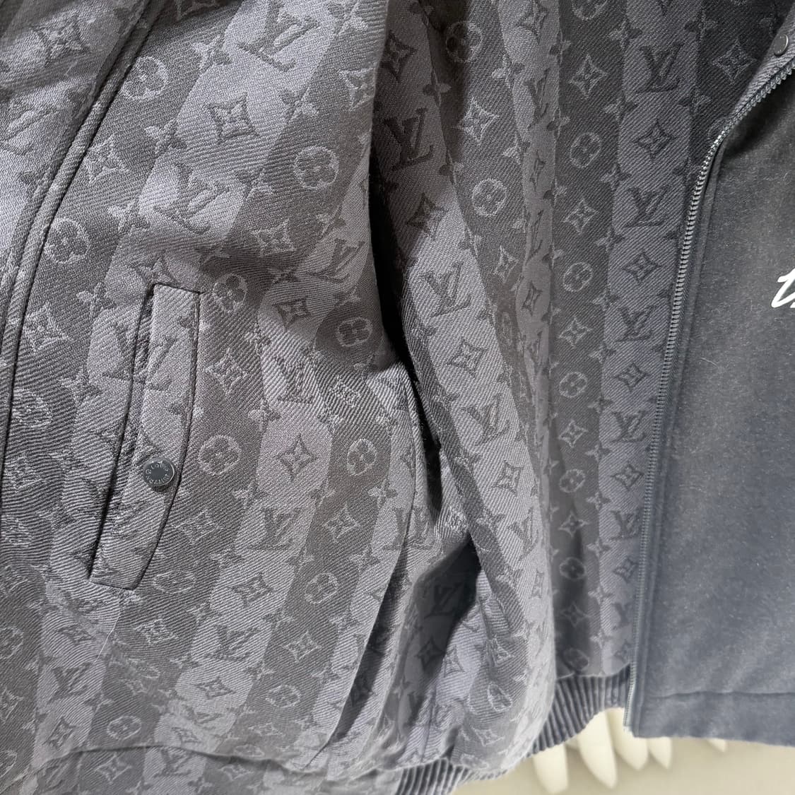 (A+/52) / 루이비통 니고 모노그램 리버시블 패디드 블루종 자켓 상품이미지7