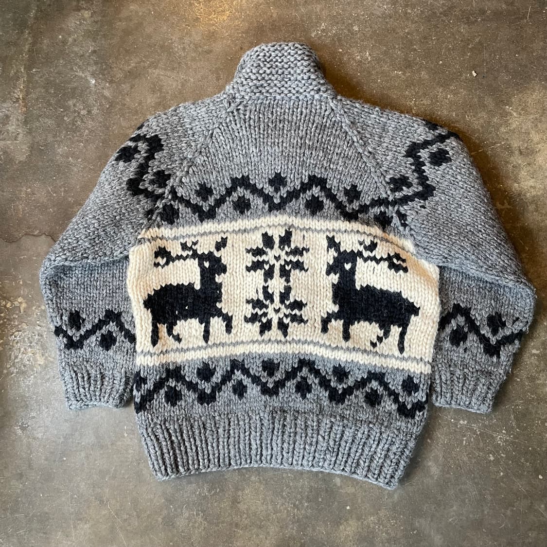 Heavy wool cowichan cardigan 상품이미지2