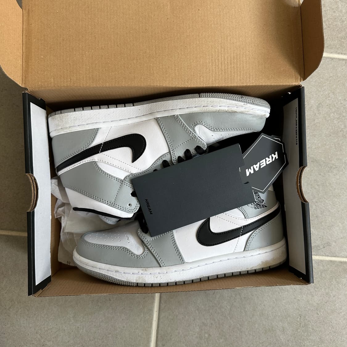 조던 1 미드 스모크 그레이 상품이미지6