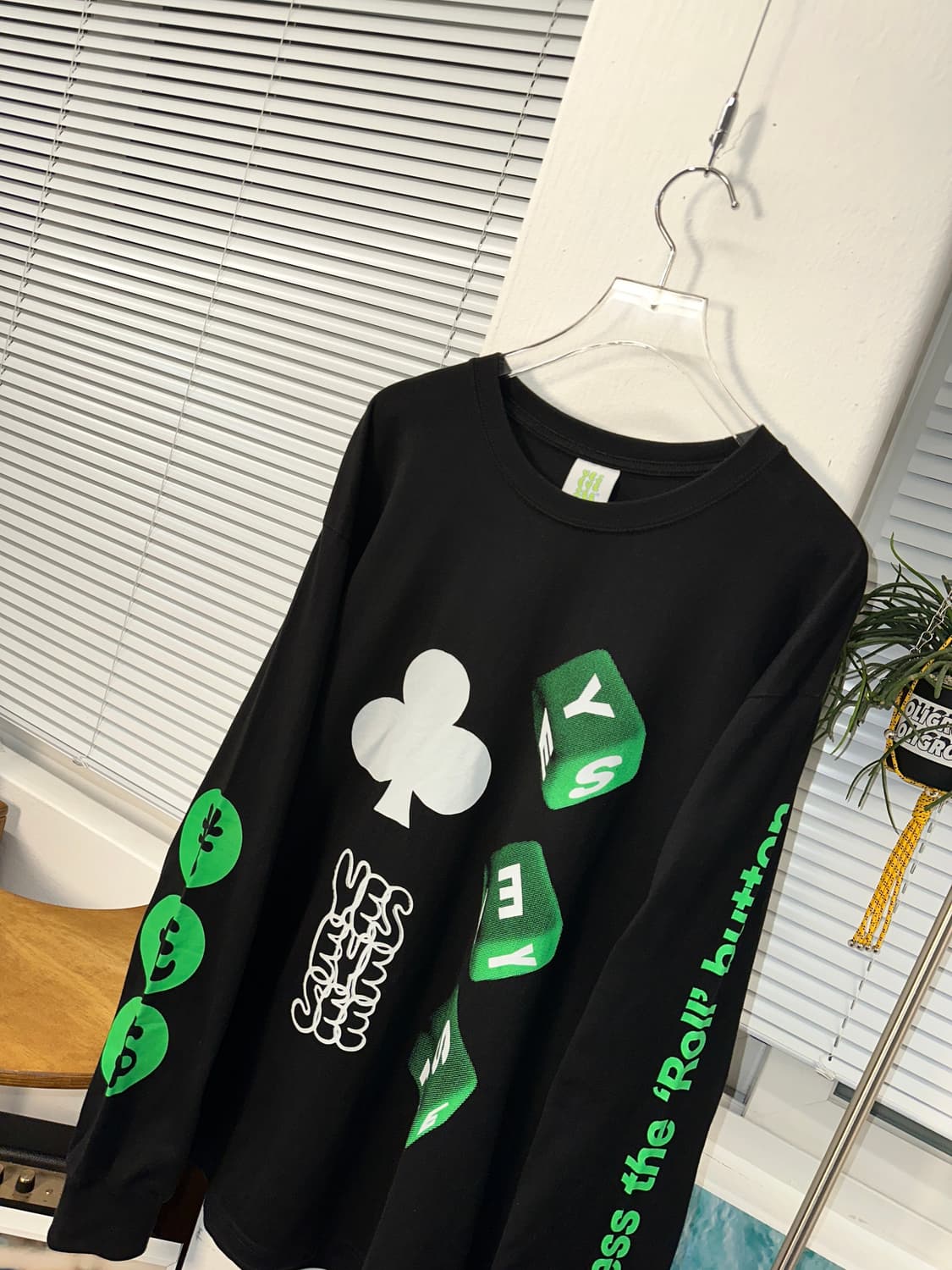 yeseyesee 로고 프린팅 롱슬리브  상품이미지1