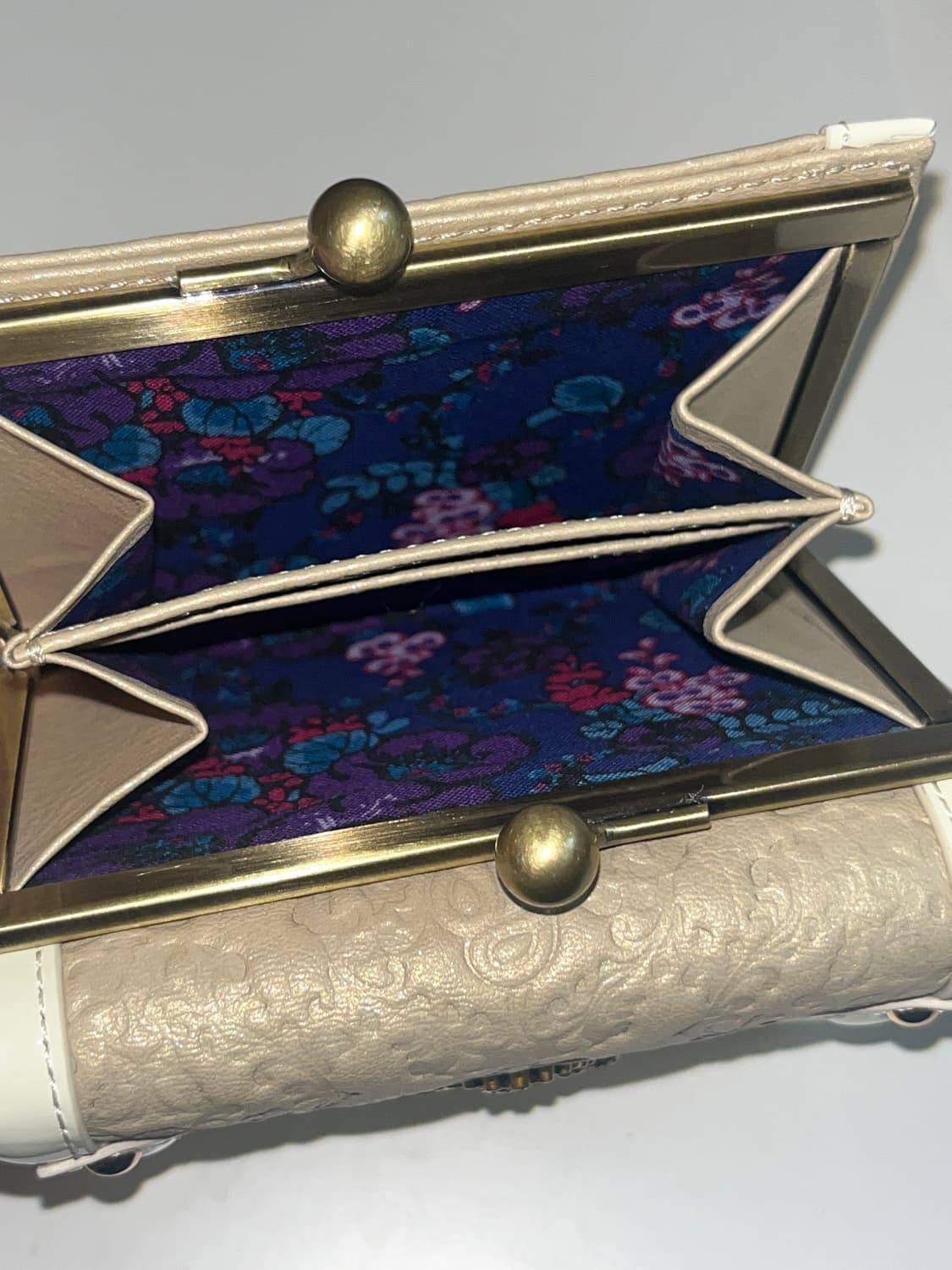 안나수이 지갑 판매합니다 상품이미지4