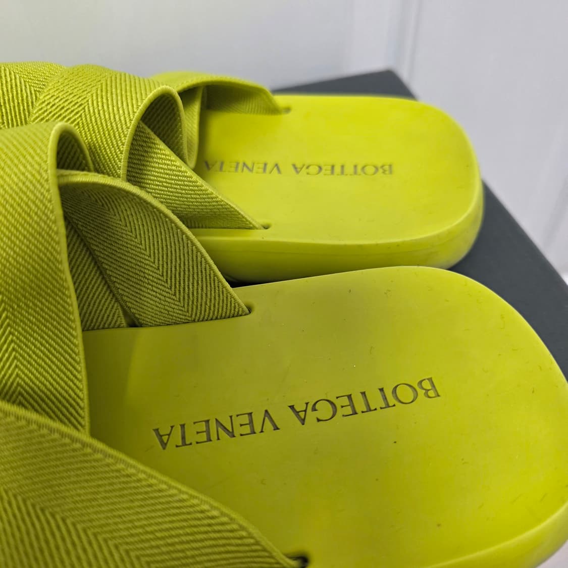 정품) 보테가베네타 플랫 뮬 키위 슬리퍼 샌들 슬라이스 43 280  상품이미지2