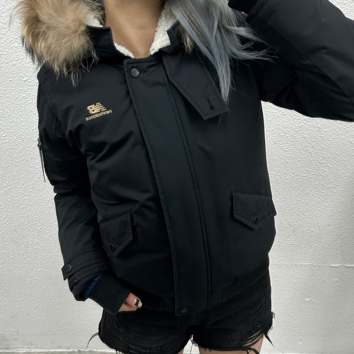 뉴발란스 울프죠 블랙 퍼후드 패딩 S 상품이미지2