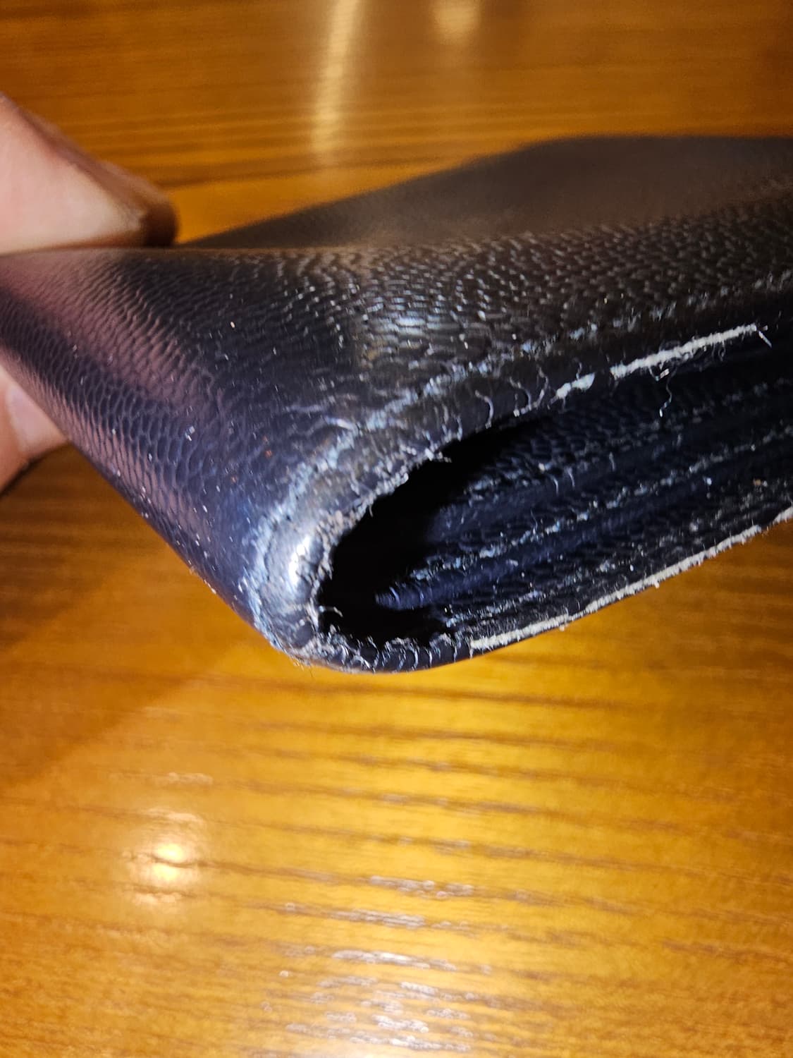 생로랑 블랙 레더 반지갑 상품이미지4