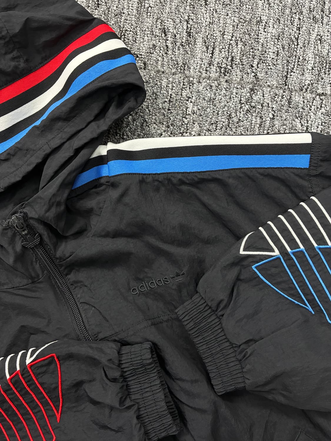 아디다스 블랙 소매 로고 크롭 바람막이 XL 상품이미지6