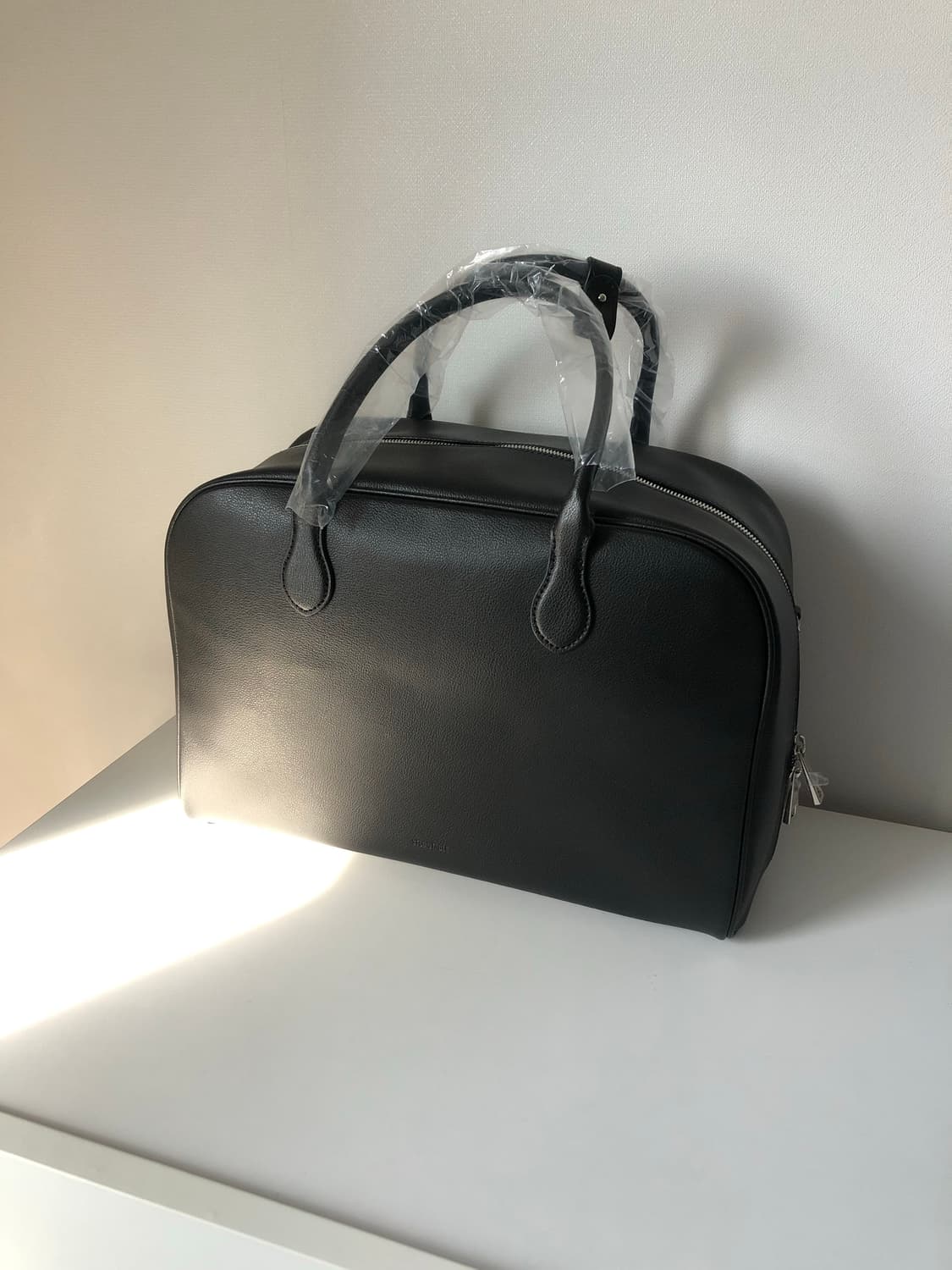 스튜디오테이블 클래식 보스톤 백 (2번 착용) 상품이미지1