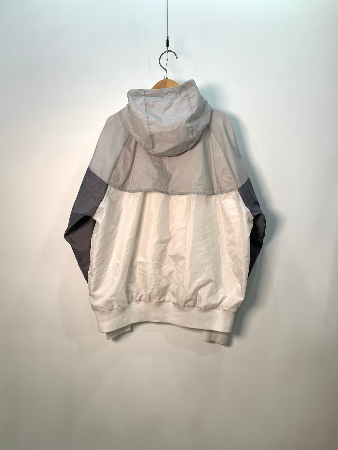 나이키 그레이화이트 바람막이 상품이미지5