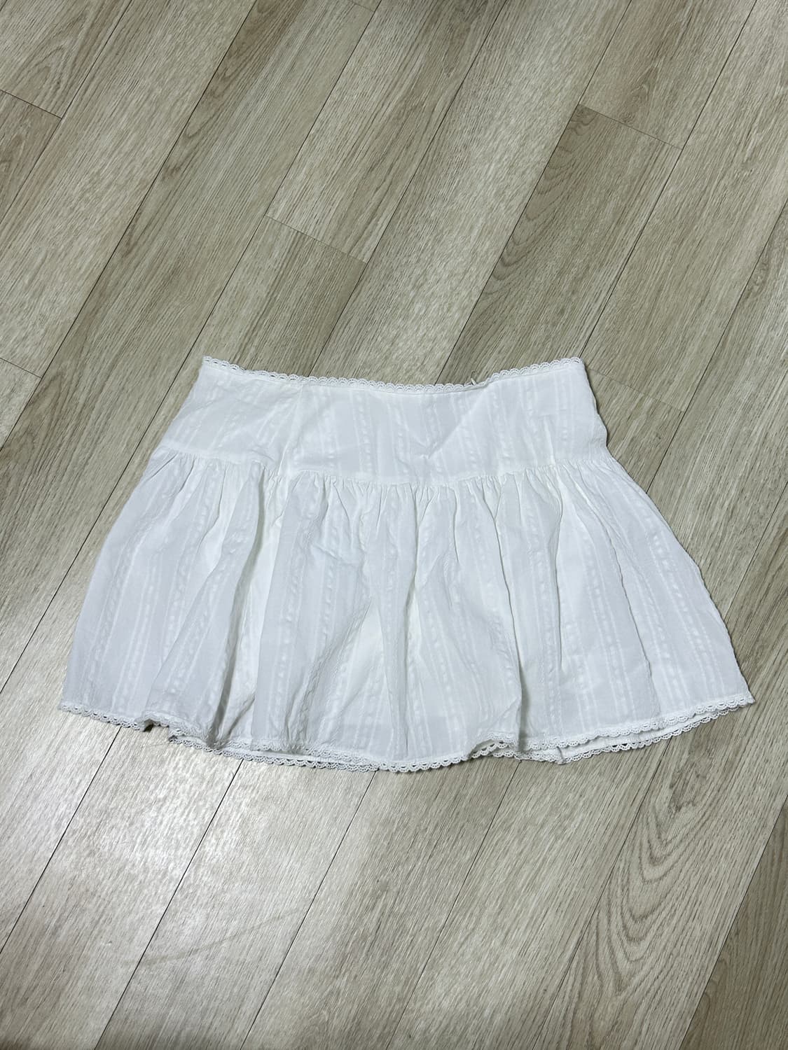 레터프롬문 펀칭 레이스 스커트 상품이미지2