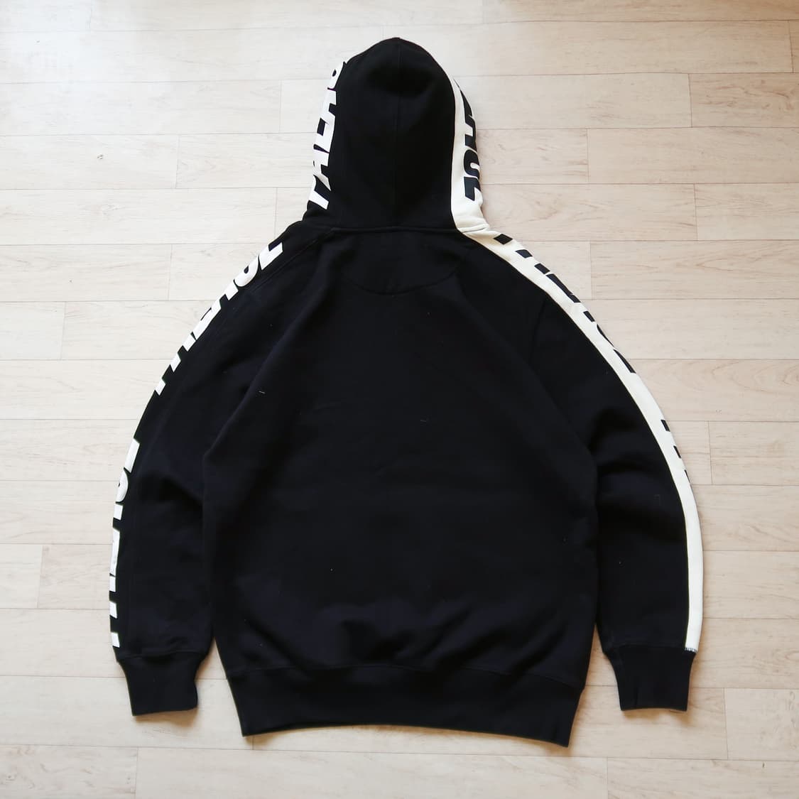 팔라스 사이드 로고 후드티 상품이미지2