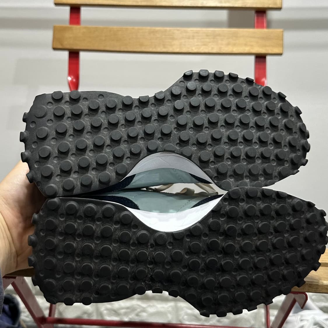 230) 뉴발란스 운동화 여성 여자 신발 327 네이비 스니커즈 상품이미지3