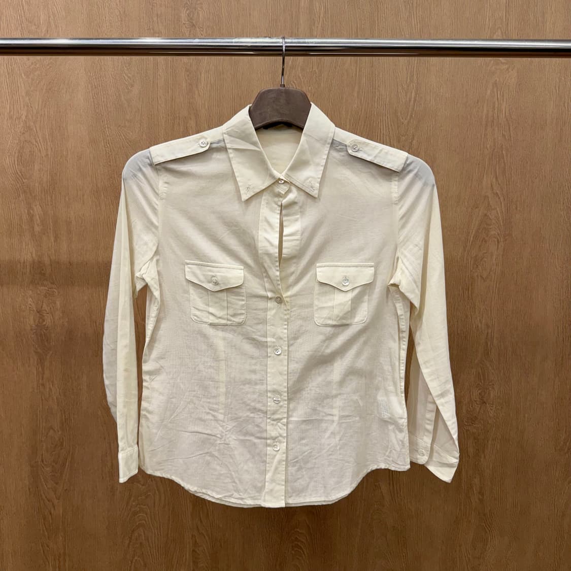 띠어리 코튼 긴팔 셔츠 에포렛 포켓 디테일 슬림핏 아이보리 상품이미지2