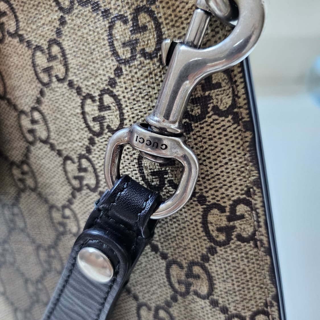 구찌 수프림 꿀벌 클러치백 감정서O 상품이미지3