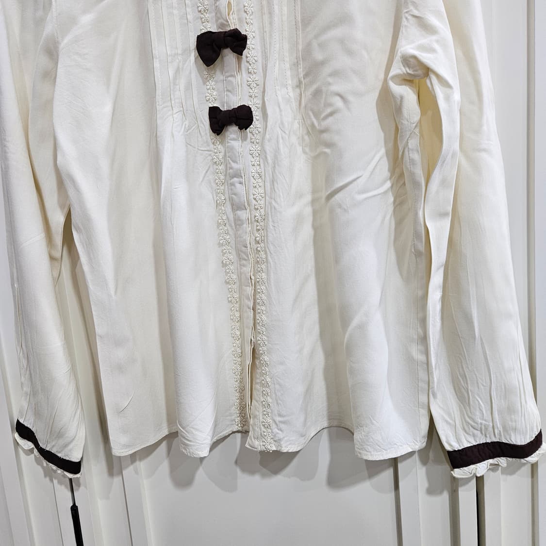 클레드솔 초코카라 리본 블라우스 상품이미지4