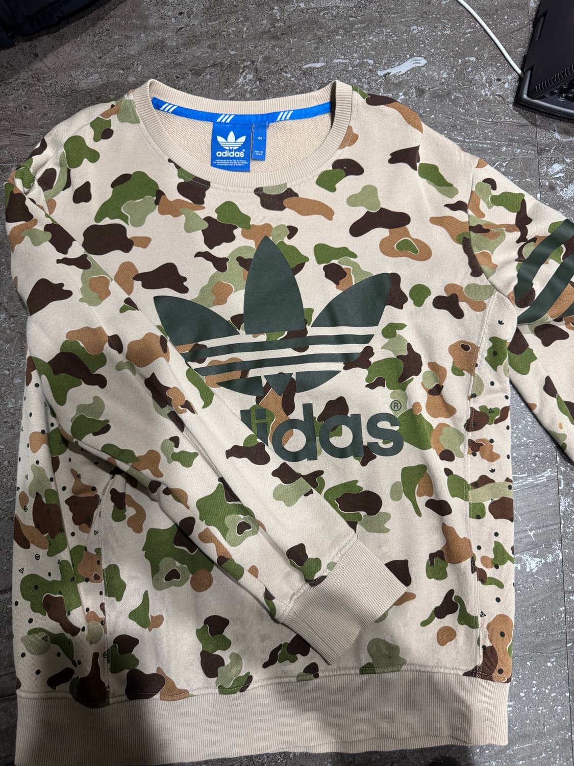 아디다스 밀리터리 맨투맨 상품이미지1