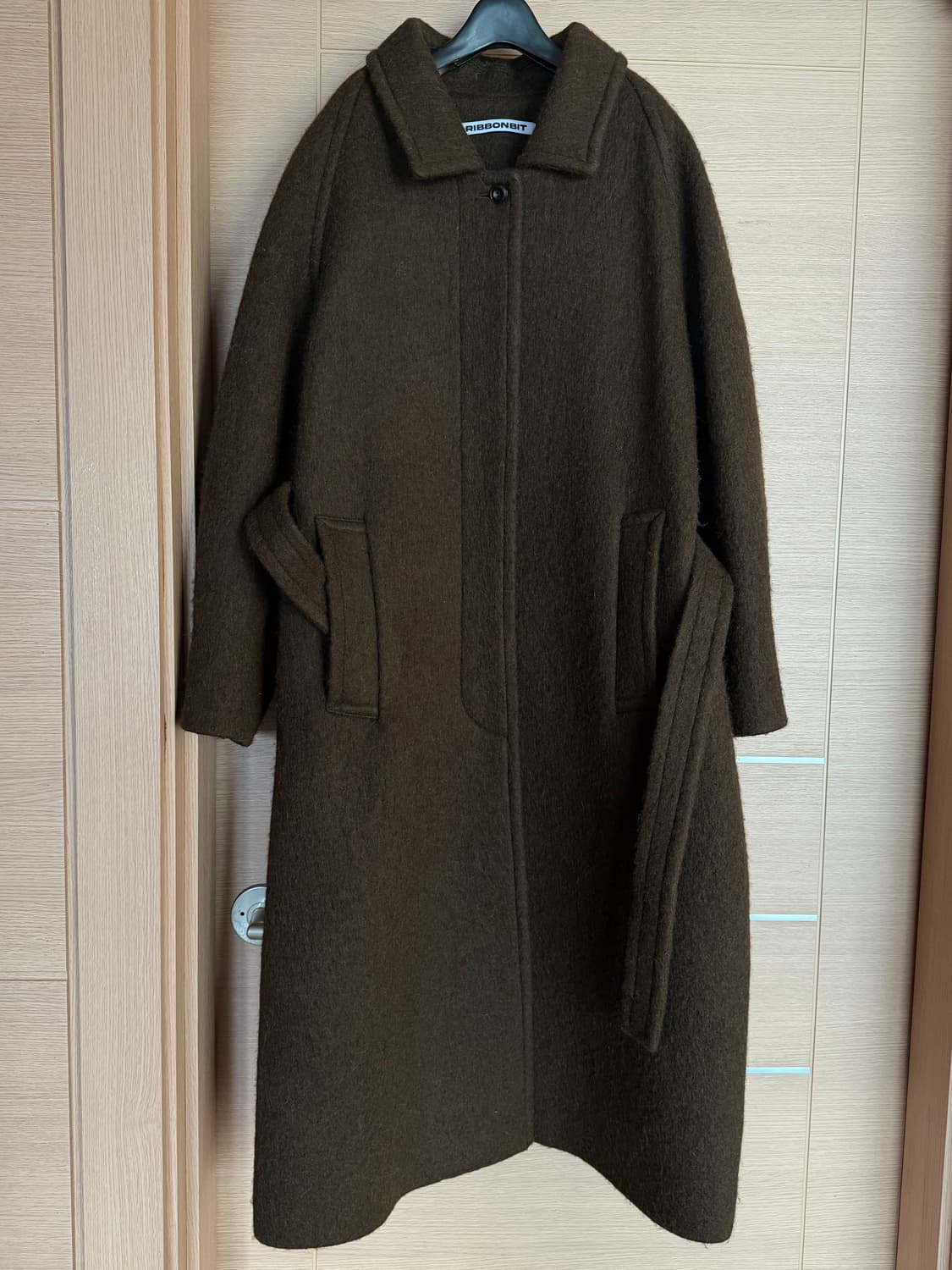 리본빛(Ribbonbit) 메이 알파카 레글런 코트 브라운 상품이미지1