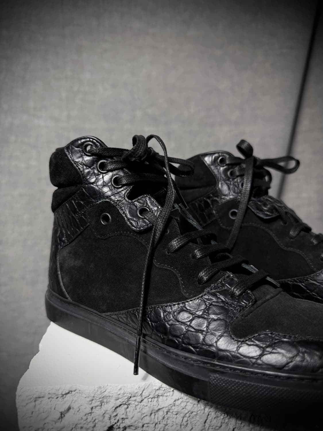 Balenciaga Croc High Top Sneakers 상품이미지7