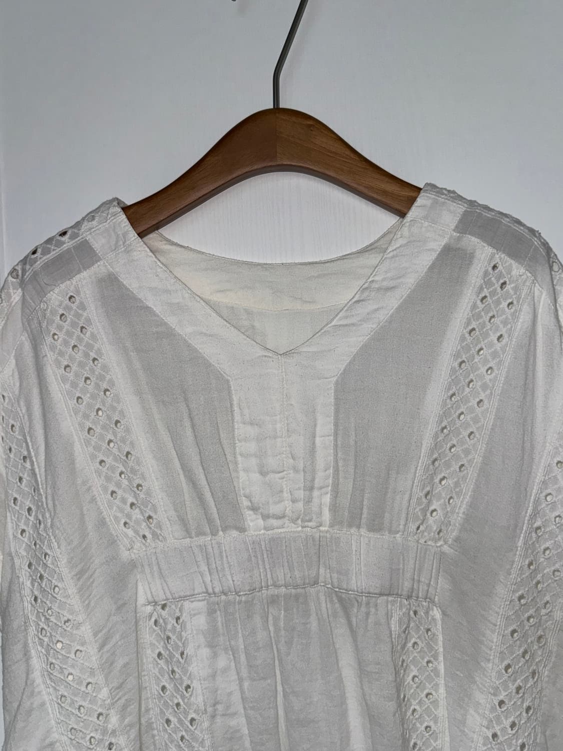 Cotton Eyelet Dolman Blouse 상품이미지2