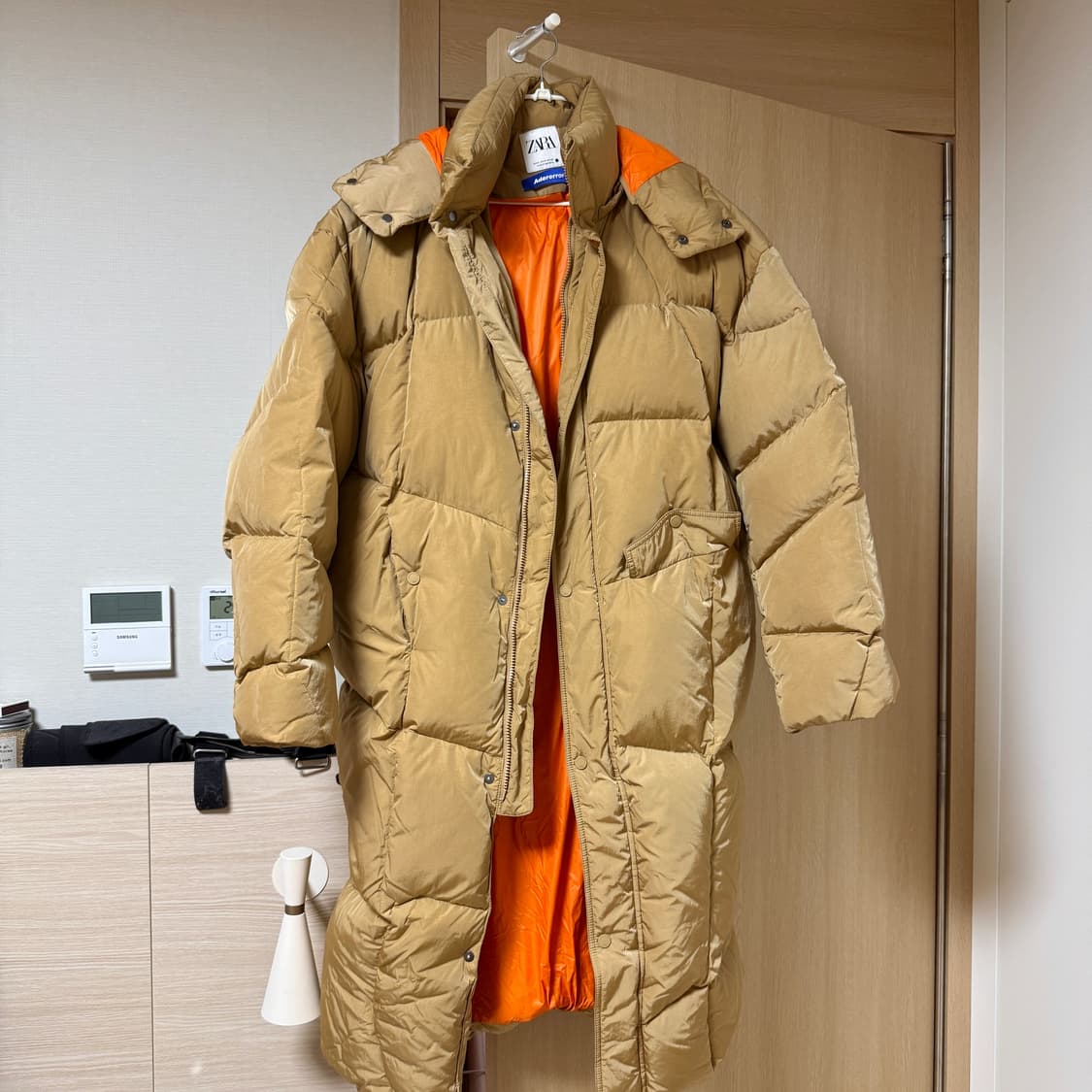 아더에러 X 자라 롱패딩 토프 브라운 M사이즈 상품이미지1