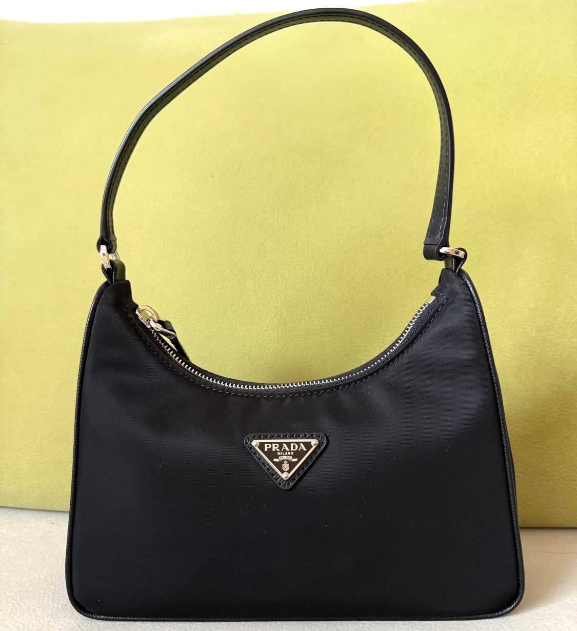 선착순 1명) 프라다 리나일론 호보백 은장 최저가 급처 상품이미지1