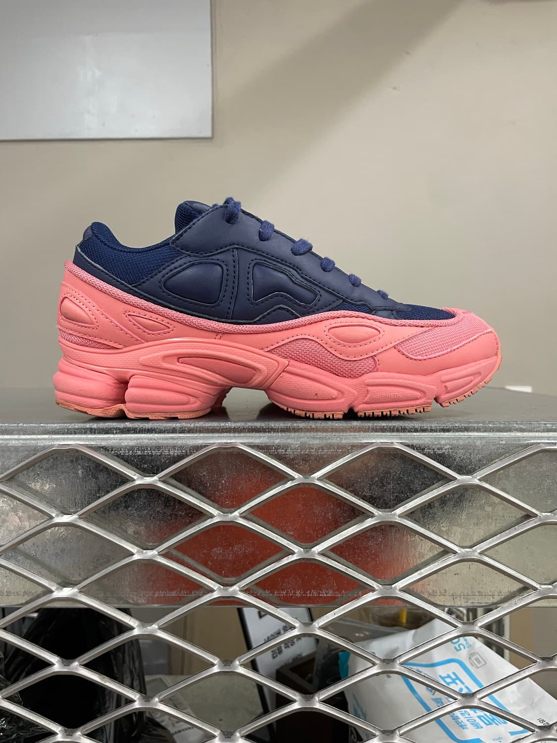 아디다스X라프시몬스 오즈위고 터치로즈 235 (gr-4453) 상품이미지4