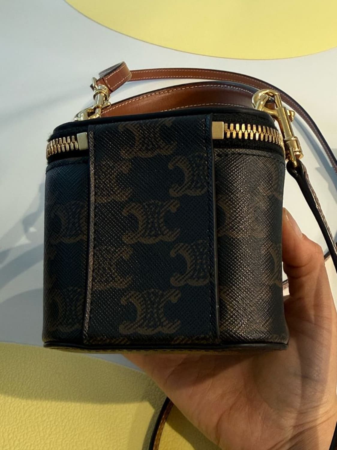 셀린느 트리오페 베니티 상품이미지9